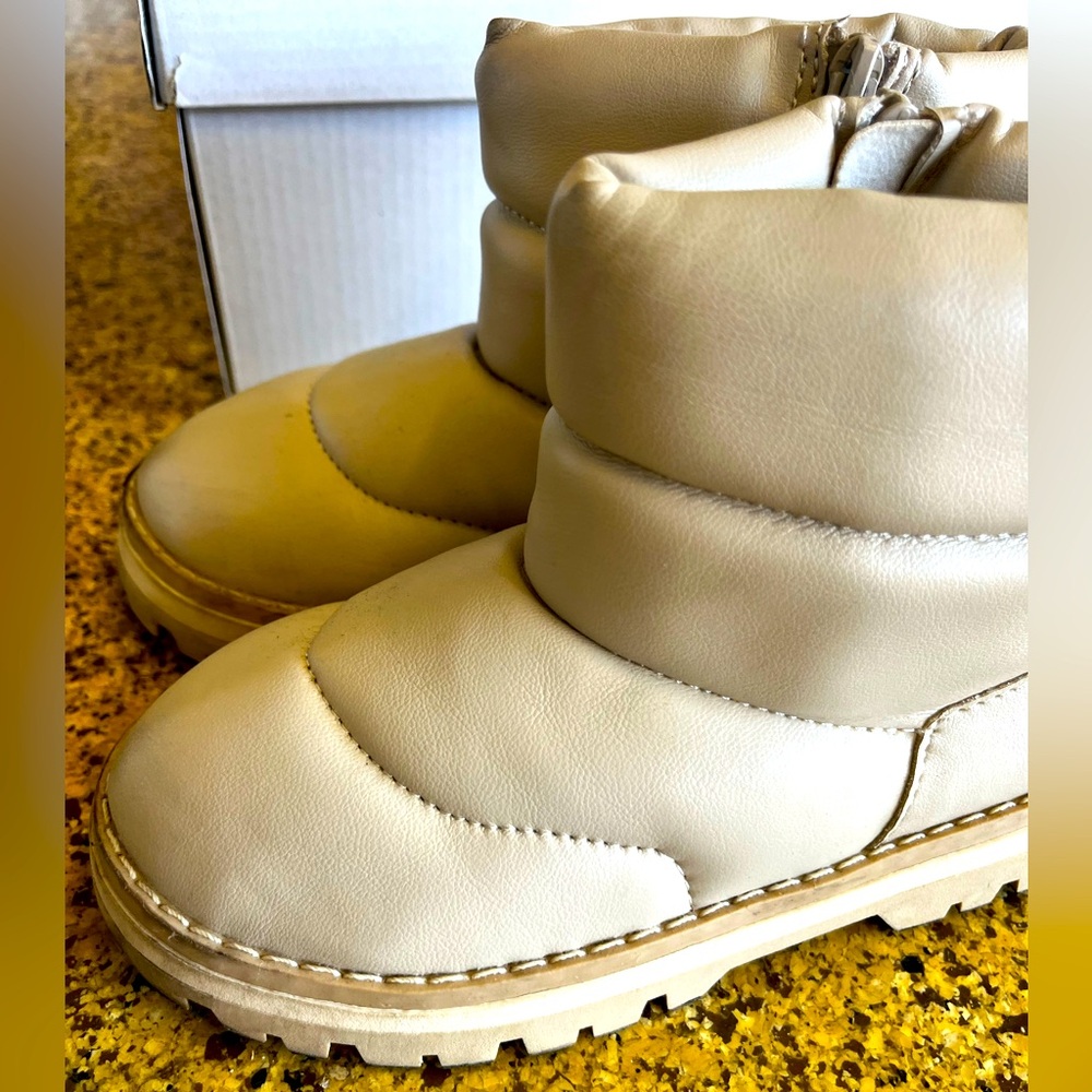Zara boots shoes size 28 EU, 9.5 Toddler size